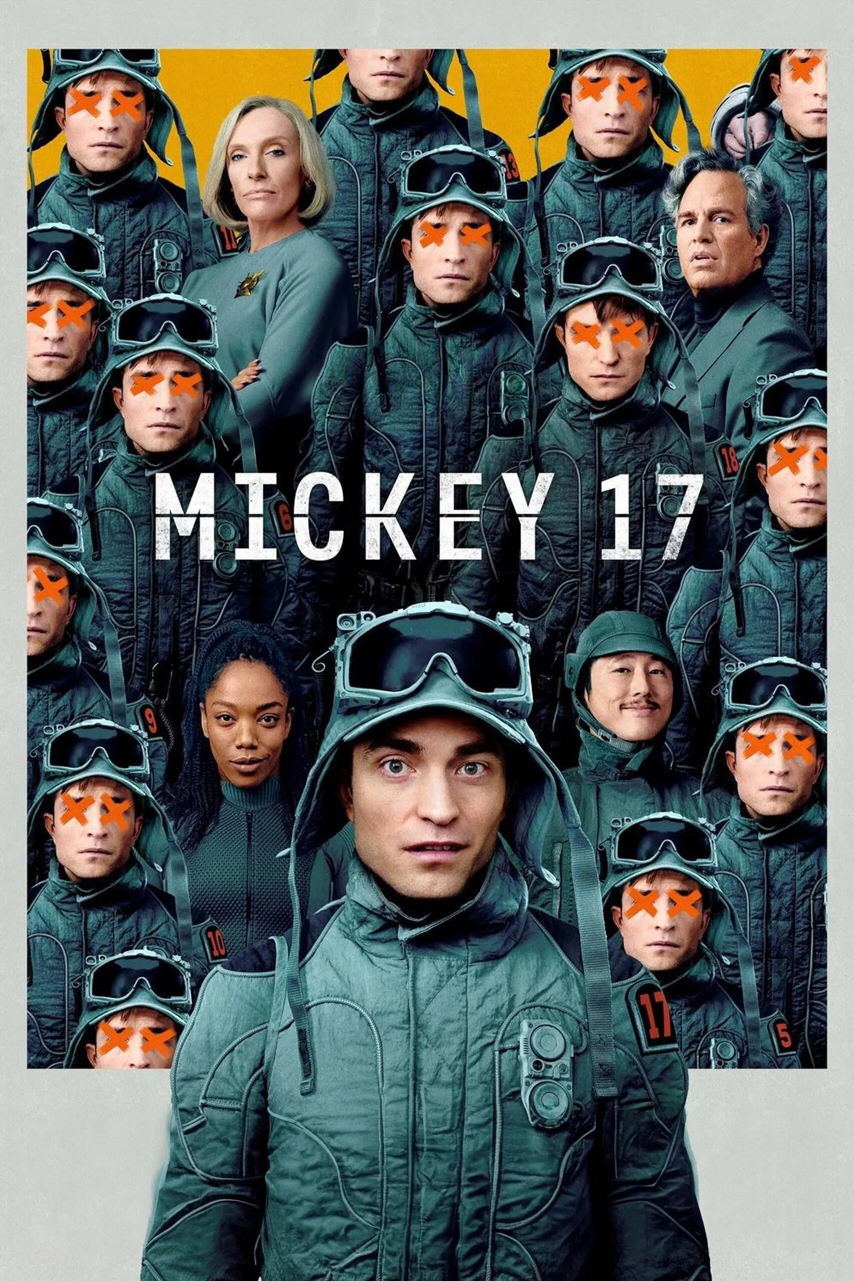 電影《Mickey 17》的宣傳海報，主角穿著軍裝站在多個複製人之間