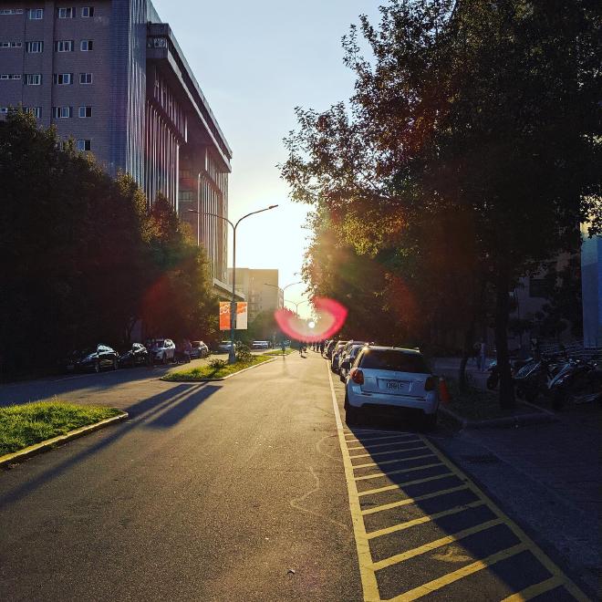 應科下課騎車回宿舍的日常夕陽